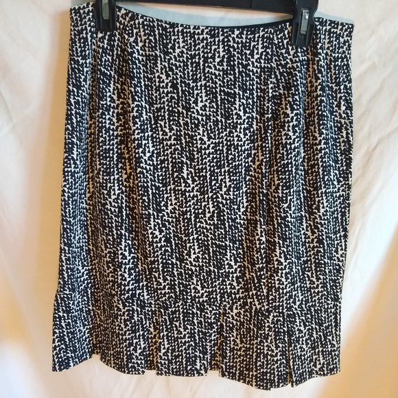 Ann Taylor Size 6 Petite Trumpet Style Skirt - Picture 1 of 4